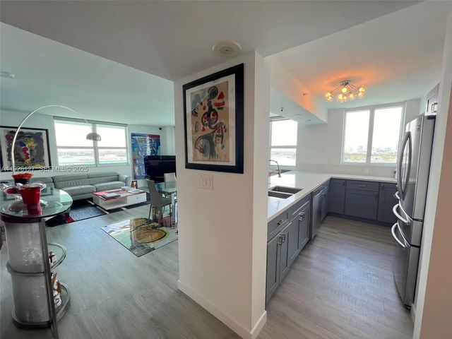 5 of 37 - 650 West Avenue #1001, Miami Beach, FL