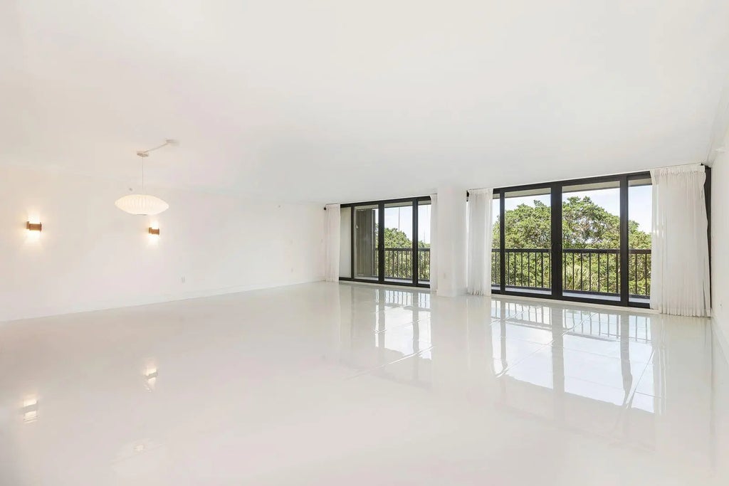 2450 Presidential Way #505, West Palm Beach