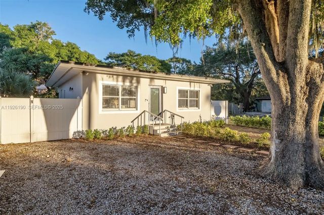 2 of 24 - 1100 Nw 7th Avenue, Fort Lauderdale, FL