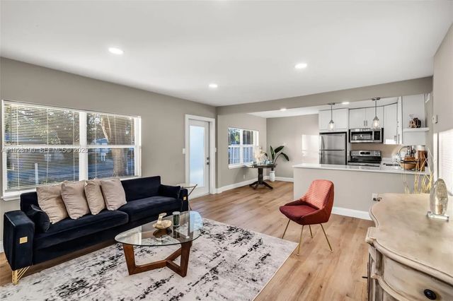 4 of 24 - 1100 Nw 7th Avenue, Fort Lauderdale, FL