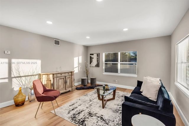 5 of 24 - 1100 Nw 7th Avenue, Fort Lauderdale, FL