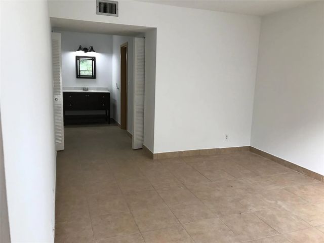 4 of 11 - 4394 Nw 9th Avenue #21-3a, Deerfield Beach, FL