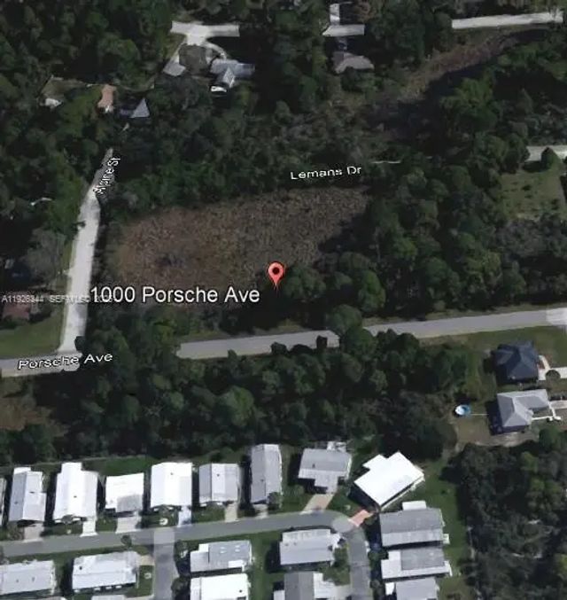 2 of 4 - 1000 Porche, Sebring, FL