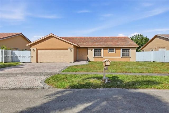 9111 S Lake Miramar Circle, Miramar