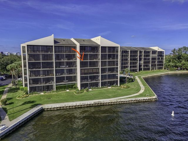 4 of 30 - 11390 Twelve Oaks Way #420, North Palm Beach, FL