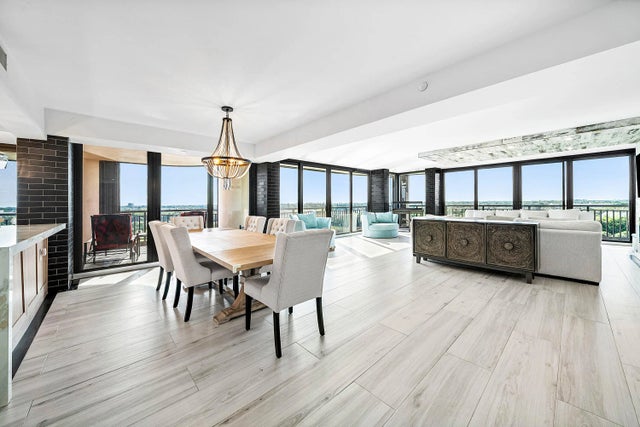 2427 Presidential Way #802, West Palm Beach