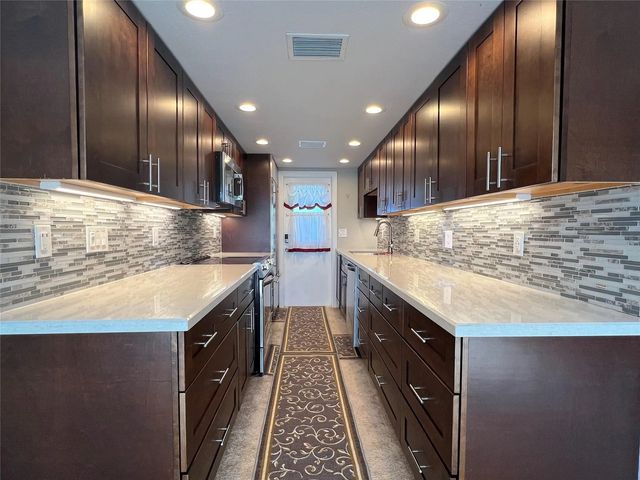 3 of 61 - 1015 Se 15th Street #6d, Fort Lauderdale, FL