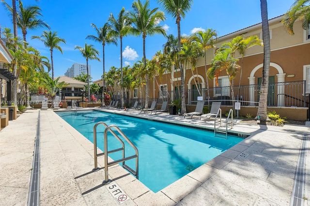 2 of 4 - 2871 Ne 185th Street #205, Aventura, FL