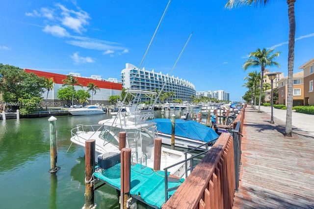 3 of 4 - 2871 Ne 185th Street #205, Aventura, FL