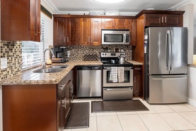 2 of 12 - 7002 Nw 95th Avenue, Tamarac, FL