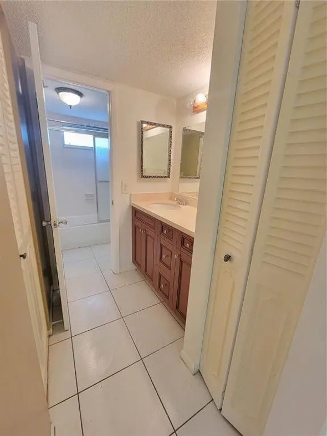 5 of 9 - 6000 Nw 64th Avenue #205, Tamarac, FL