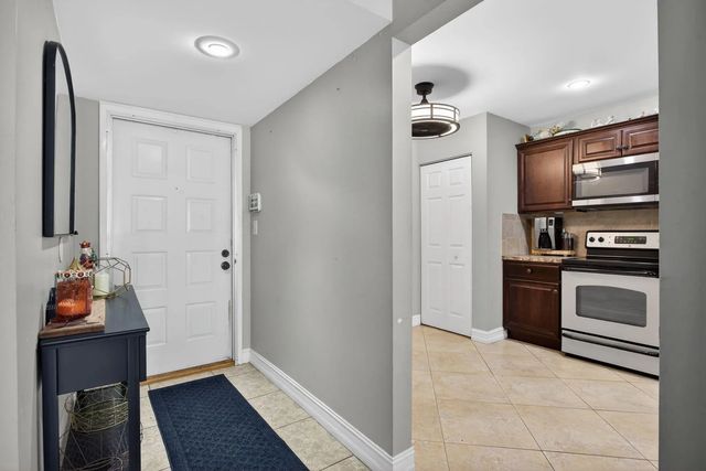3 of 28 - 4400 Nw 20th Street #454, Coconut Creek, FL