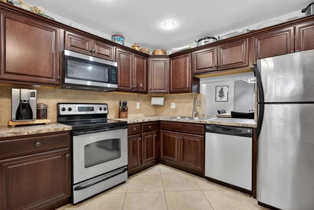 5 of 28 - 4400 Nw 20th Street #454, Coconut Creek, FL