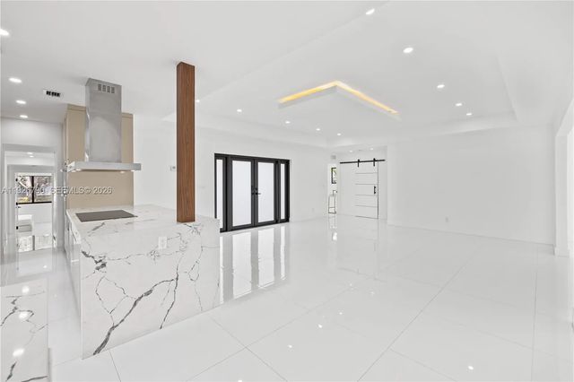 5 of 43 - 1200 Cleveland Road, Miami Beach, FL