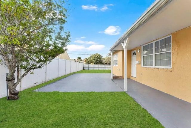 4 of 43 - 417 Sw 3rd Street, Hallandale Beach, FL