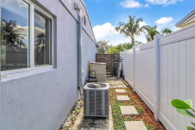 4 of 23 - 201 Nw 51st Court, Oakland Park, FL
