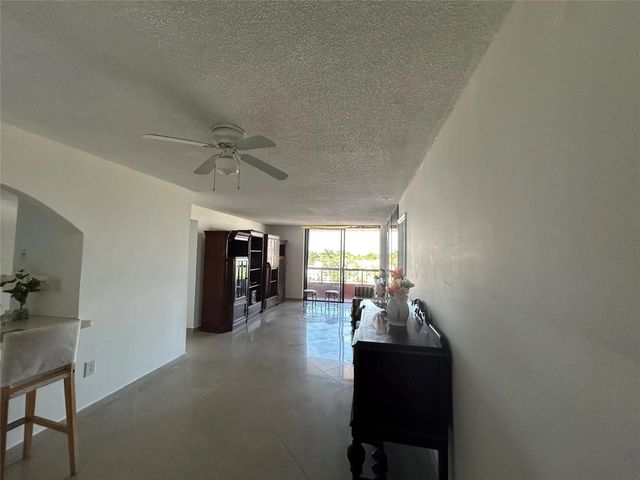 3 of 23 - 7040 Coral Way #501, Miami, FL