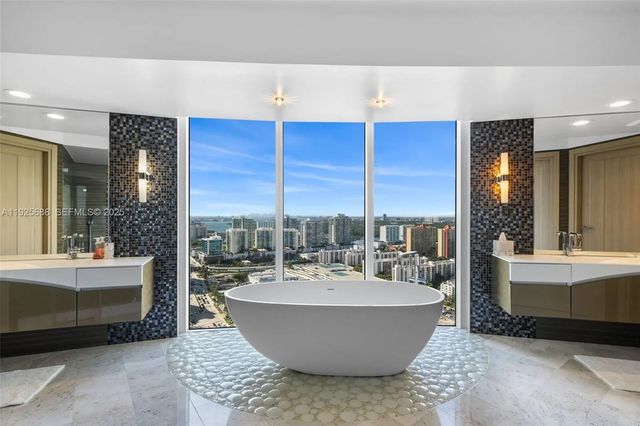3 of 19 - 17201 Collins Avenue #3505, Sunny Isles Beach, FL