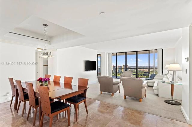 4 of 24 - 19500 Turnberry Way #26-c, Aventura, FL