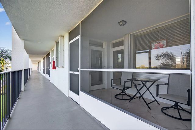 5 of 30 - 109 Paradise Harbour Boulevard #409, North Palm Beach, FL