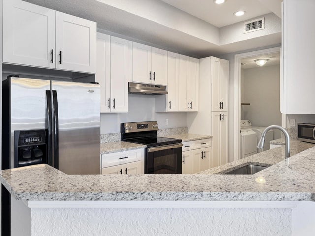 Photo of Listing #R11146152