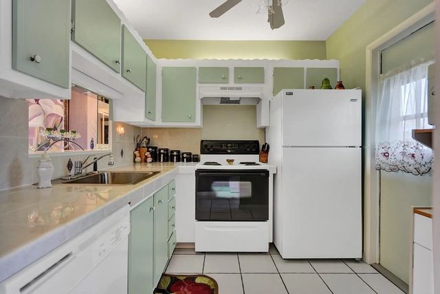 2 of 36 - 4800 Nw 35th Street #612, Lauderdale Lakes, FL