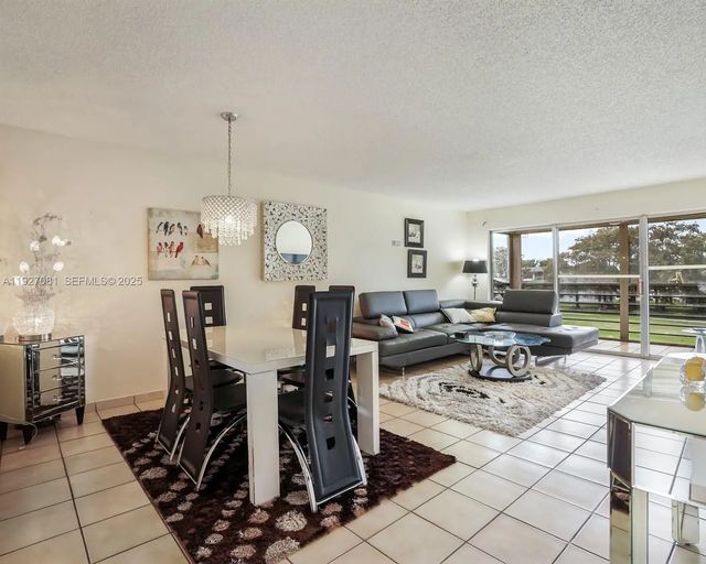 8320 Sands Point Boulevard #m301, Tamarac