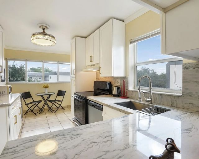 4 of 36 - 8320 Sands Point Boulevard #m301, Tamarac, FL