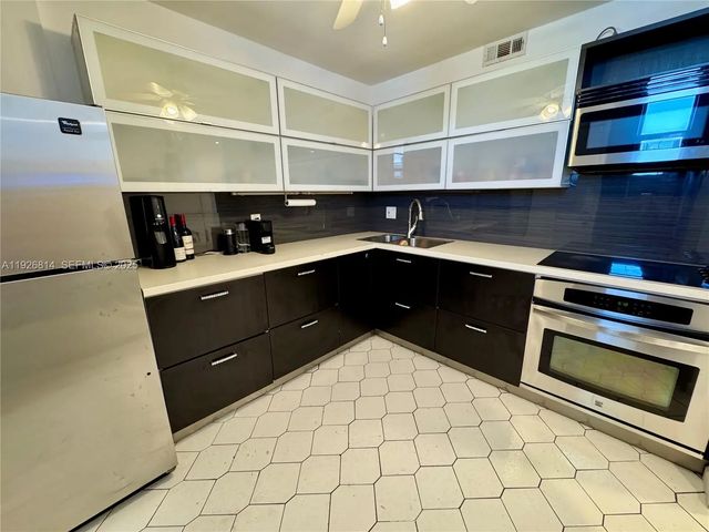3660 Ne 166th Street #812, North Miami Beach