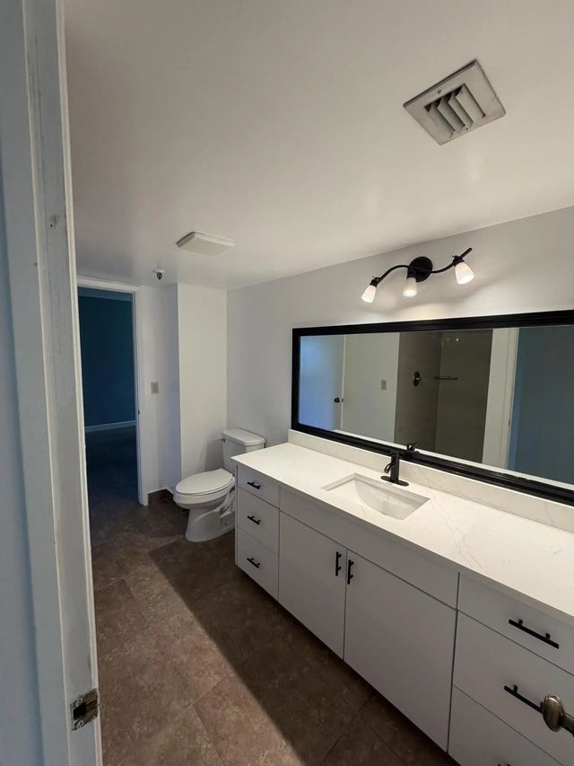 4 of 36 - 2202 S Cypress Bend Drive #101, Pompano Beach, FL