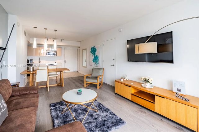 2602 E Hallandale Beach Boulevard #r809, Hallandale Beach