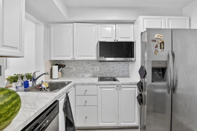 2 of 42 - 1531 Se 15th Street #7, Fort Lauderdale, FL