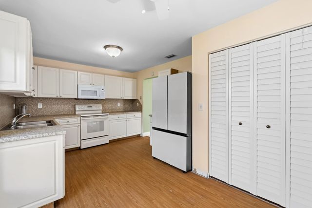 4 of 39 - 3233 Perimeter Drive #2511, Greenacres, FL