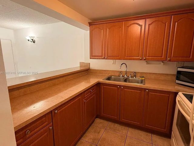 3 of 19 - 5855 Washington Street #91, Hollywood, FL