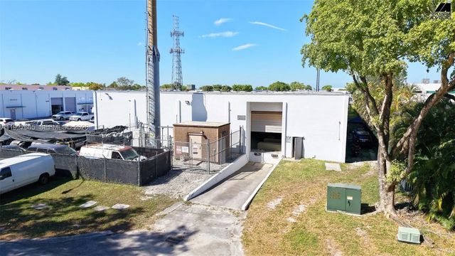 3 of 8 - 5261 Nw 161st Street, Miami Gardens, FL