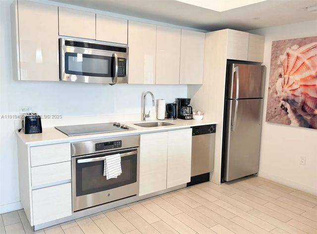 4 of 31 - 2602 E Hallandale Beach Boulevard #r1807, Hallandale Beach, FL