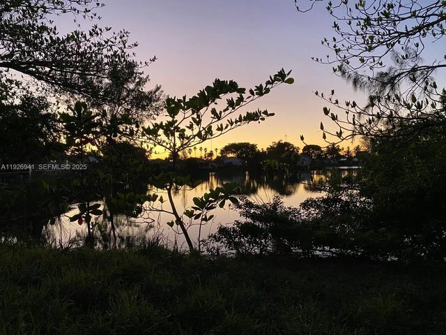 2 of 6 - 0 Sw 10th Avenue, Hallandale Beach, FL