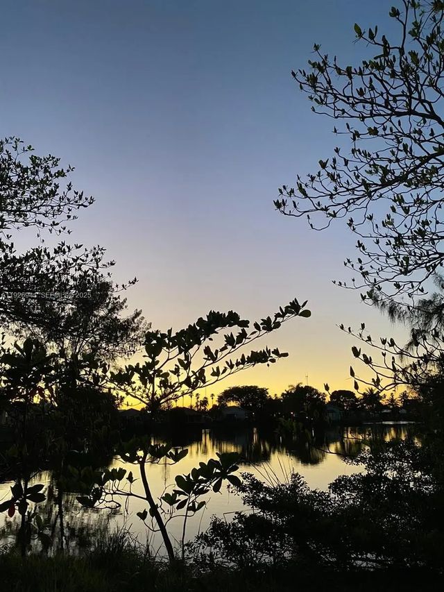 5 of 6 - 0 Sw 10th Avenue, Hallandale Beach, FL
