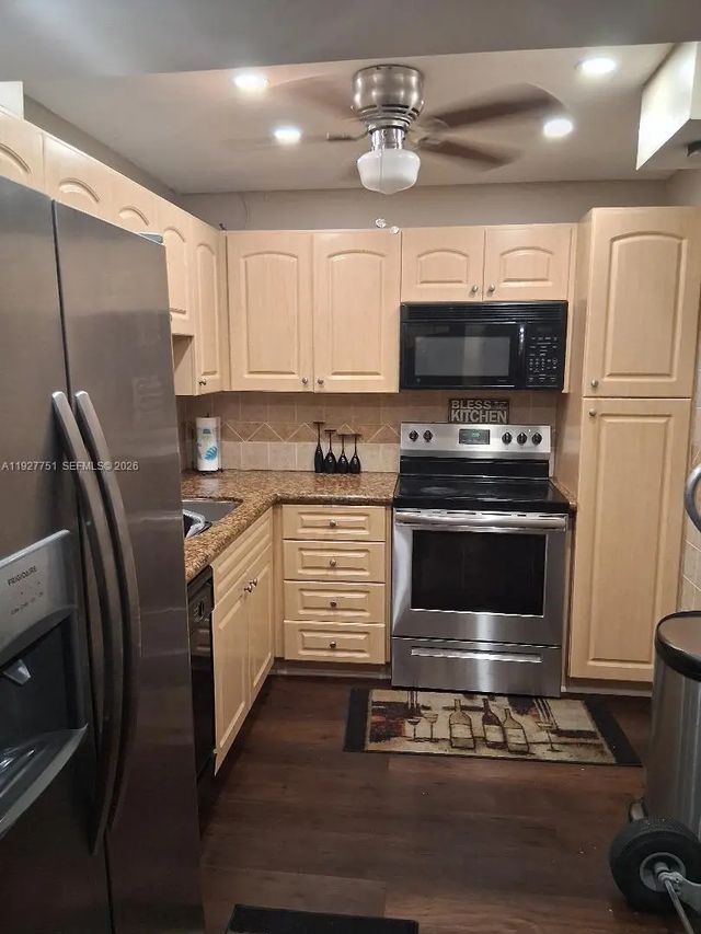 4 of 25 - 1000 Saint Charles Place #l2, Pembroke Pines, FL