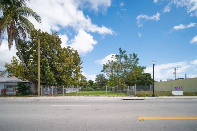 3 of 18 - 7635 Ne 2nd Avenue, Miami, FL