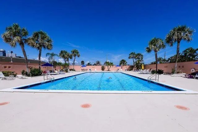 4 of 27 - 1200 Colonnades Drive #202, Fort Pierce, FL