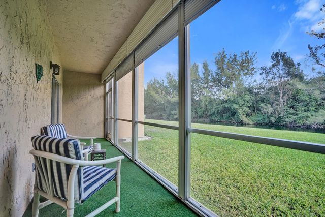 5 of 63 - 140 Lake Meryl Drive #140, West Palm Beach, FL