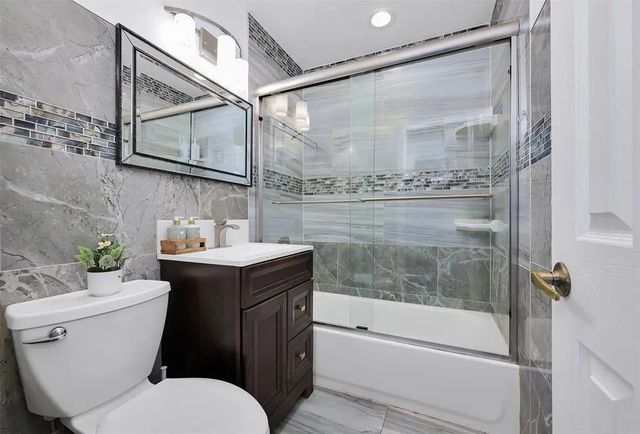 5 of 14 - 2535 Sherman Street, Hollywood, FL