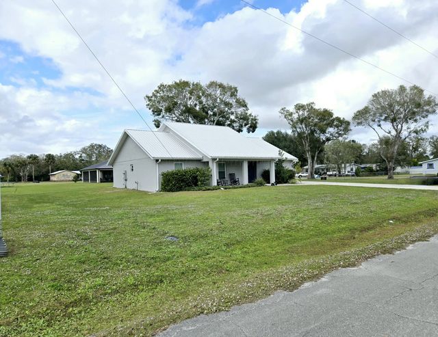 2 of 28 - 603 Nw 11th Avenue, Okeechobee, FL