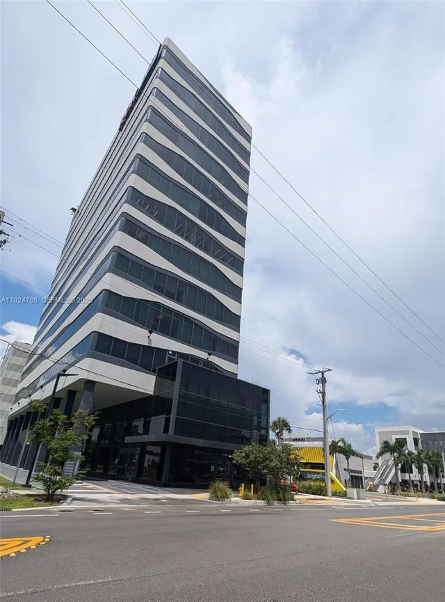 19790 W Dixie Highway #1002, Aventura