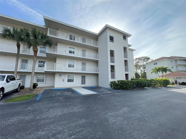 Photo of 481 Quail Forest Boulevard #109, Naples FL
