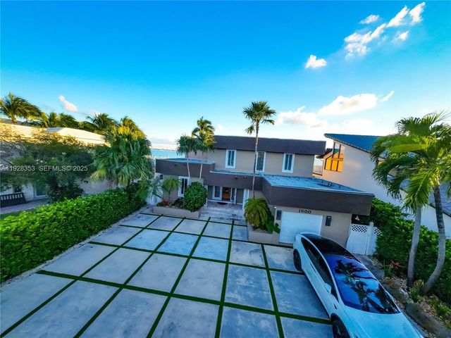 2 of 14 - 1500 S Treasure Drive, North Bay Village, FL