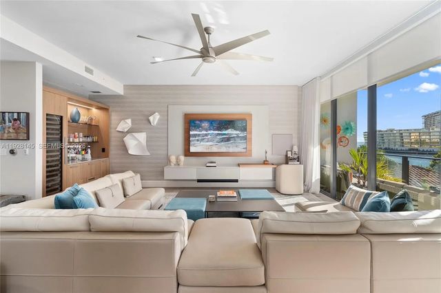3581 E Glencoe Street #403, Miami