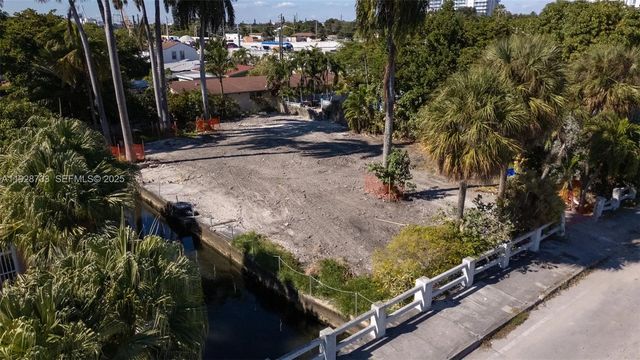 3 of 24 - 848 Nw 18th Avenue, Miami, FL