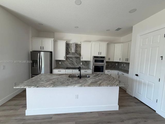13 Lateen Sail Drive, 